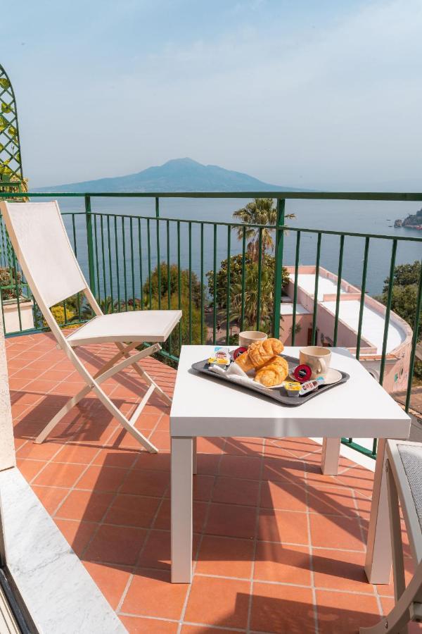 Amazing Sea&Vesuvio View Suite Vico Equense Bagian luar foto